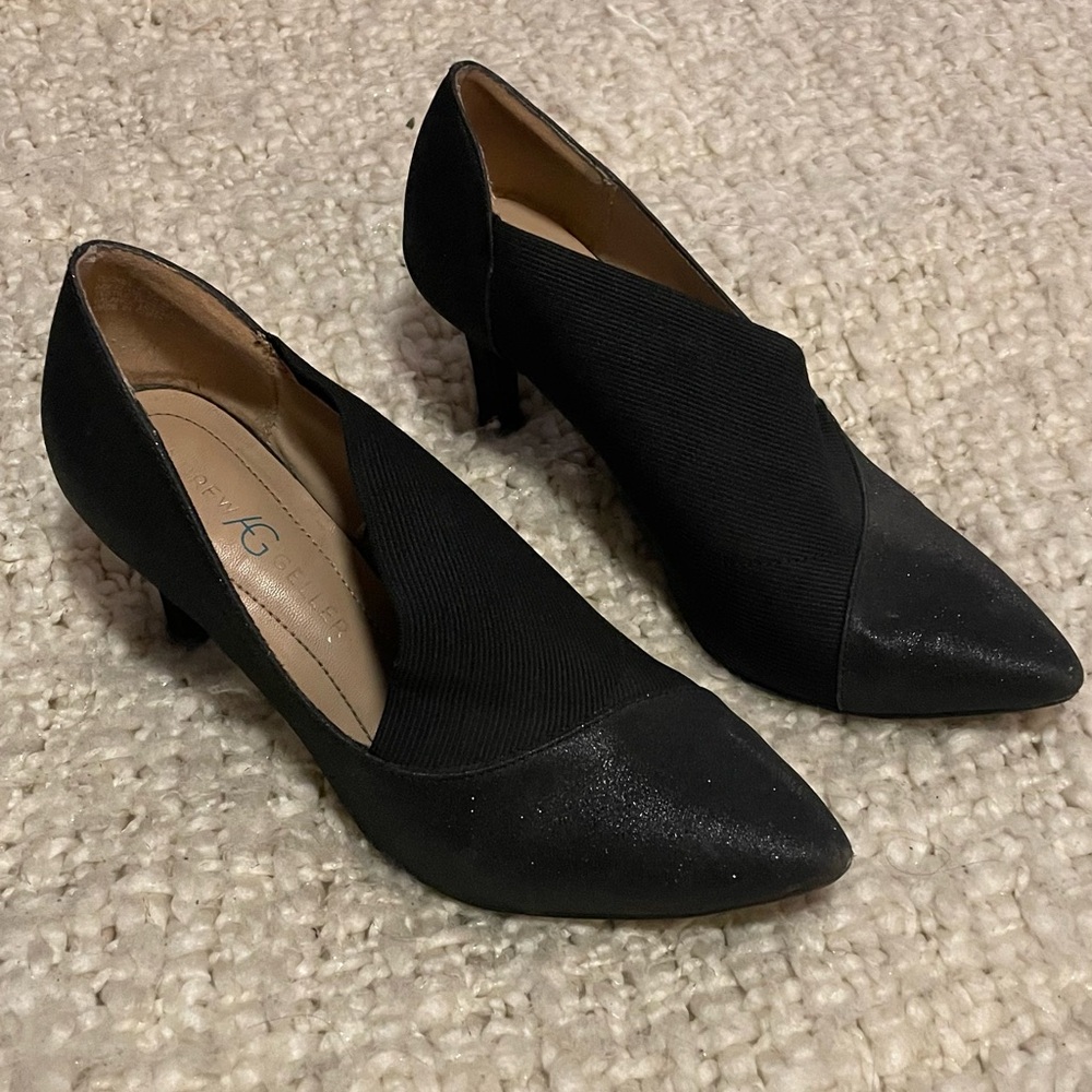 Andrew Geller Black Textured Heels with Diagonal Cut elastic
